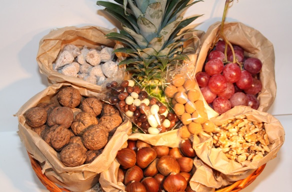 Cestas con frutos de otoño - cestas de fruta - Fruteria de Valencia